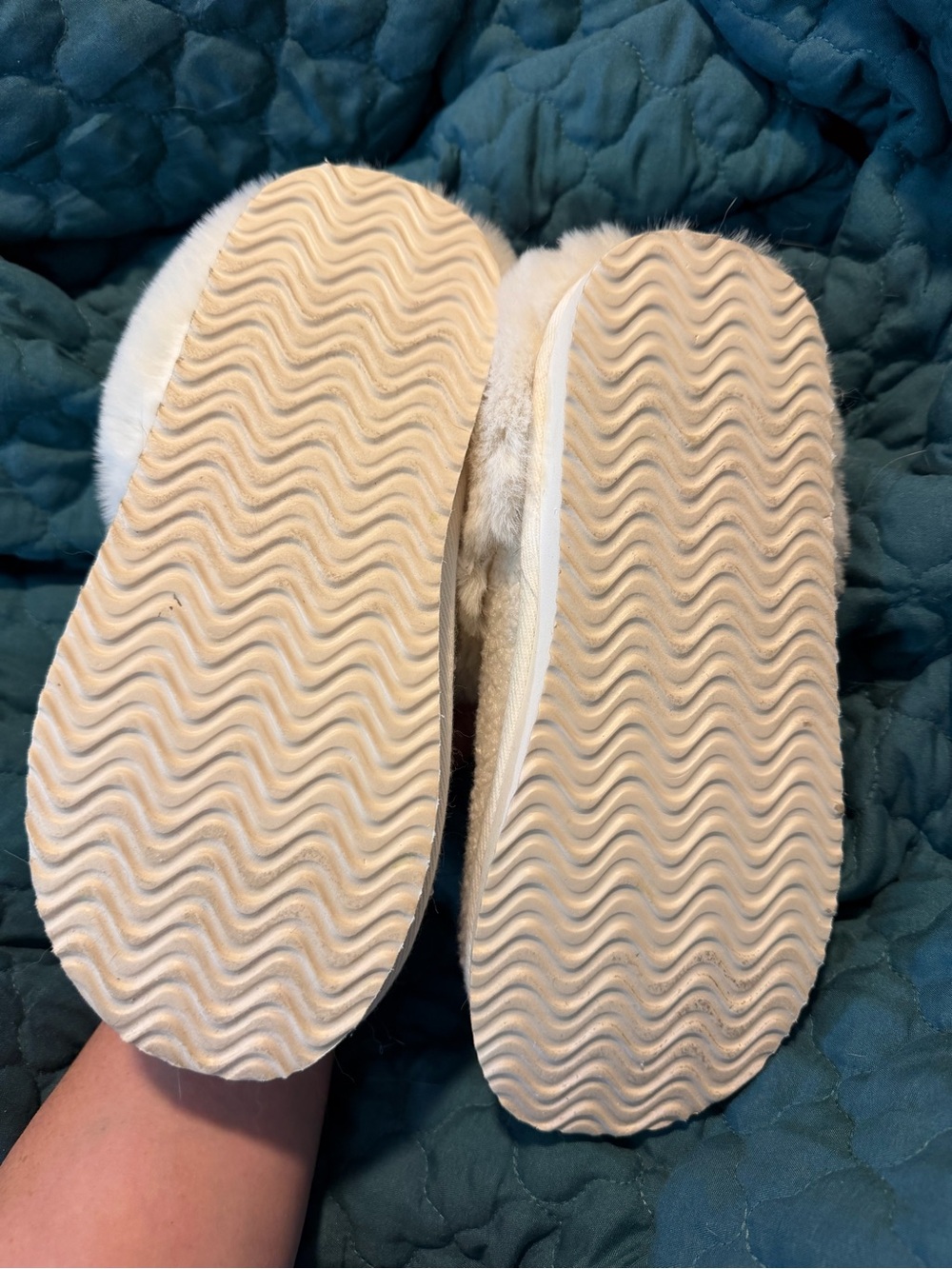 American Eagle Ski Lodge Slippers - Picture 4 of 4